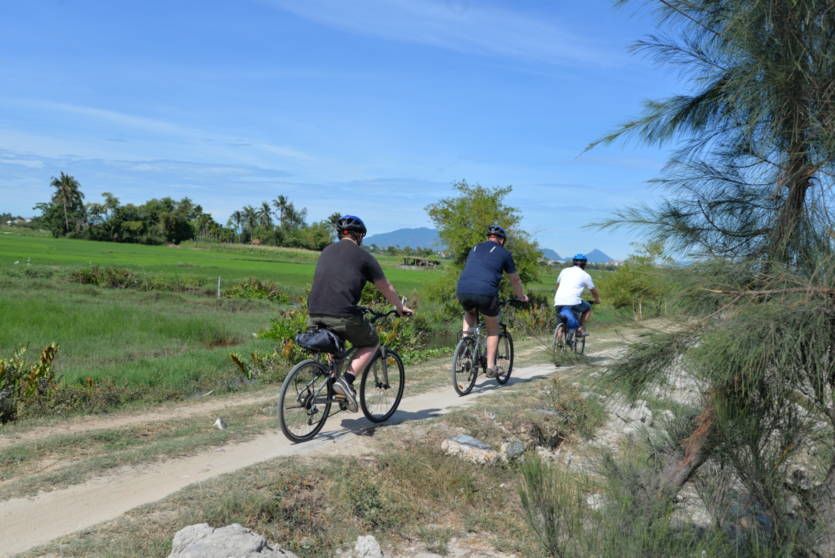 road bike tour vietnam
