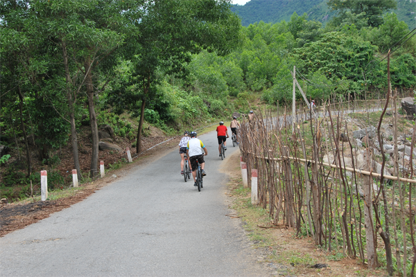 CYCLE ON THE HO CHI MINH TRAILS